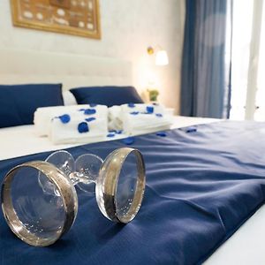 Camera grande con letto king size